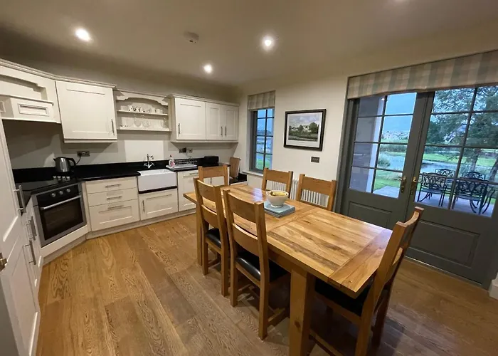 Lough Erne Fisherman\'S Cottage